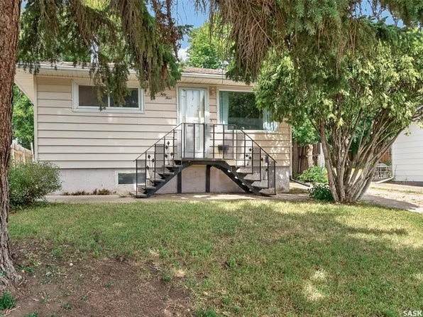 1054 Stadacona STREET W, Moose Jaw, SK S6H 2B2