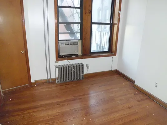 Rented by Maximus Realty Group | media 54