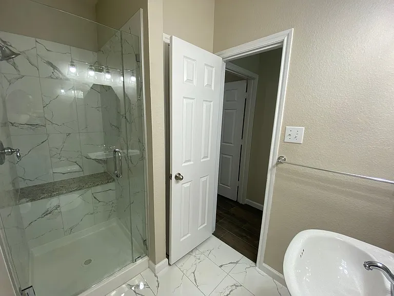 5668 Imperial Meadow Dr — Photo 25