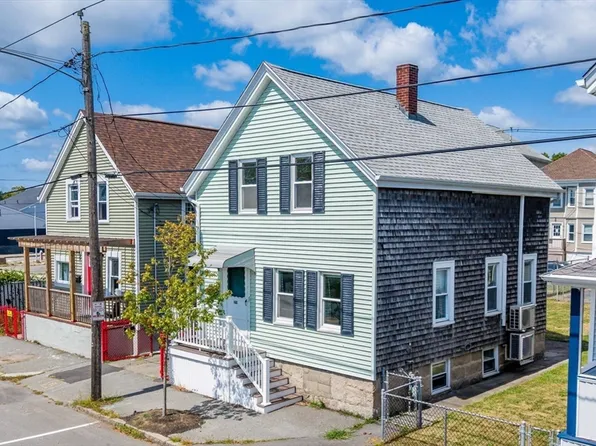 1241 Cove Rd, New Bedford, MA 02740