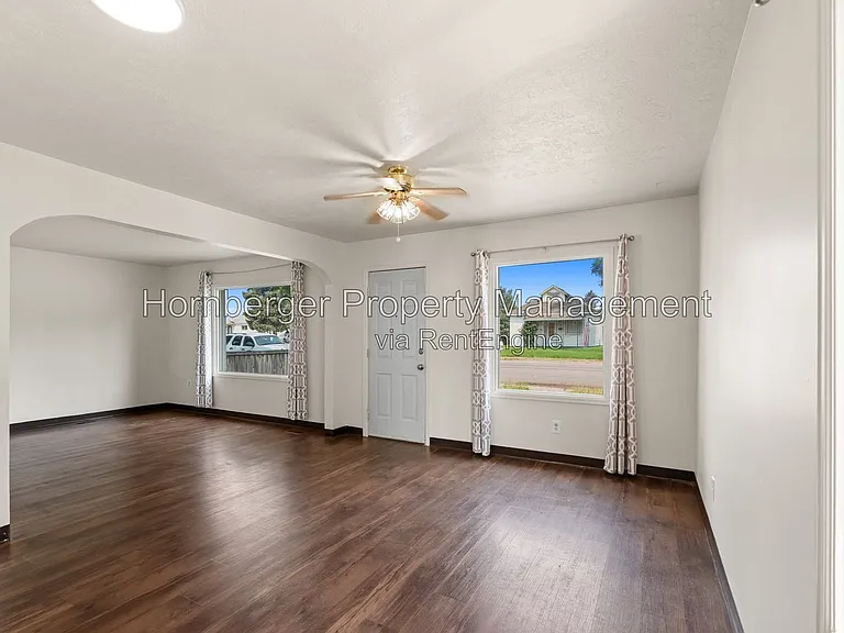 2410 E Everett Ave — Photo 10