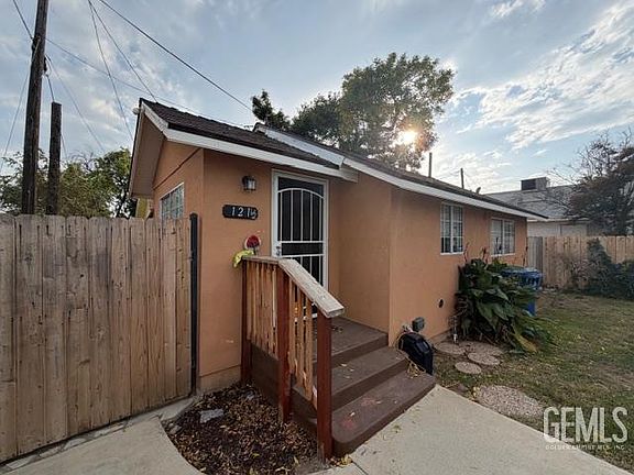 2nd image of 121 Roberts Ln