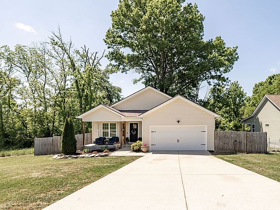 2nd image of 1305 Park Mere Dr