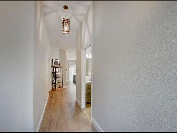4th image of 230 Berenger Walk