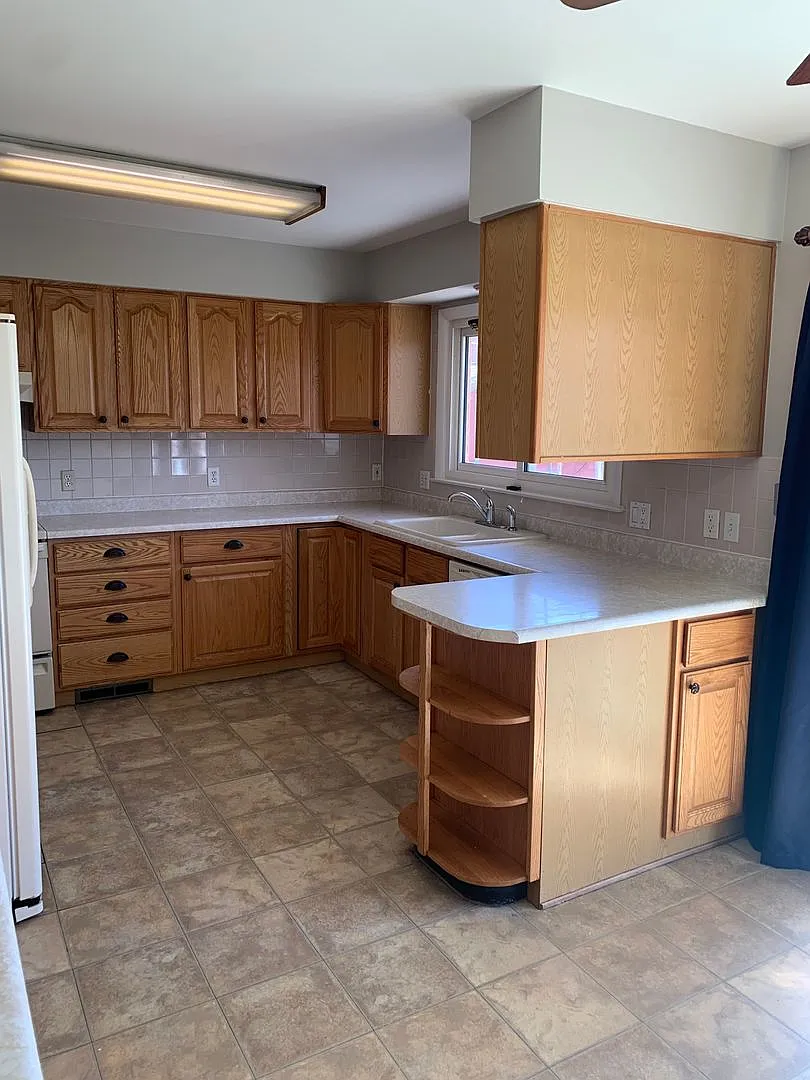 2 Bedroom, 2 Bathroom, 2 Bonus Room Single Family Home — Photo 4