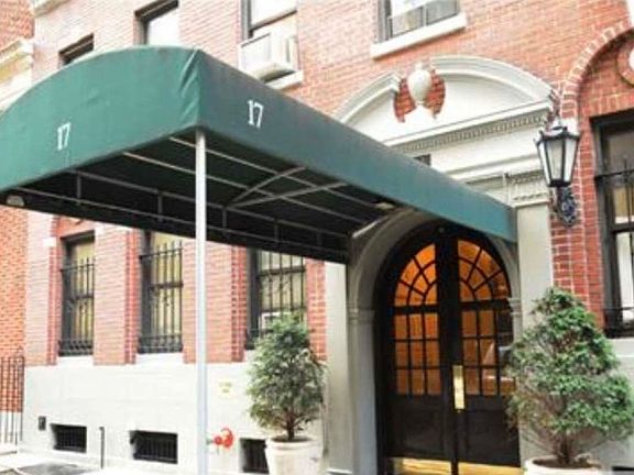 2nd image of 17 W 64th St #D1