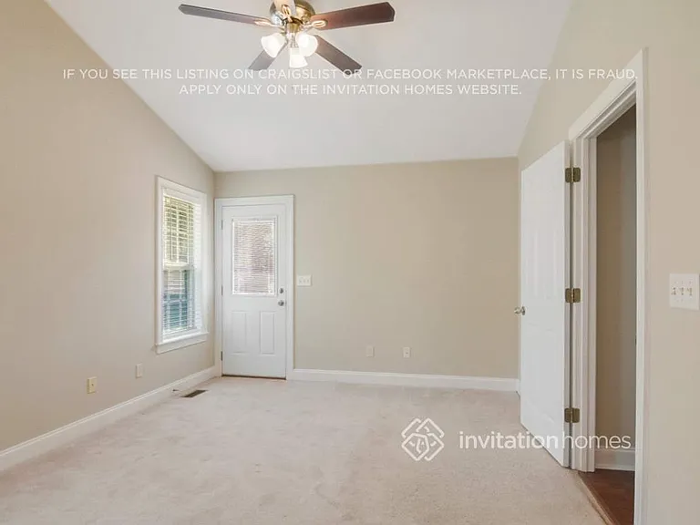 601 Flicker Ct — Photo 16