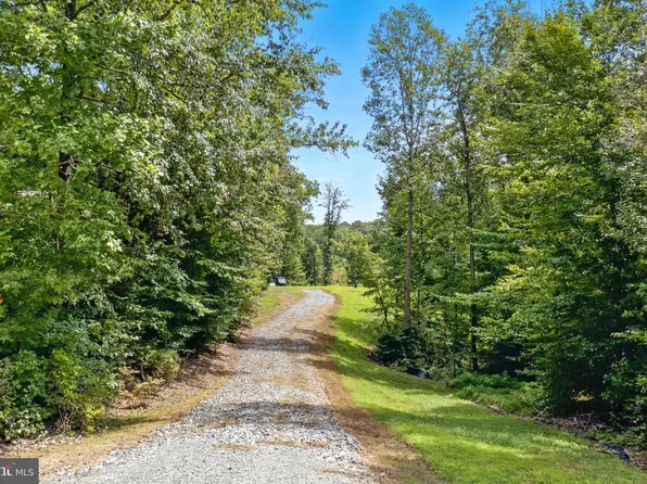 Dogwood Ln, King George, VA 22485