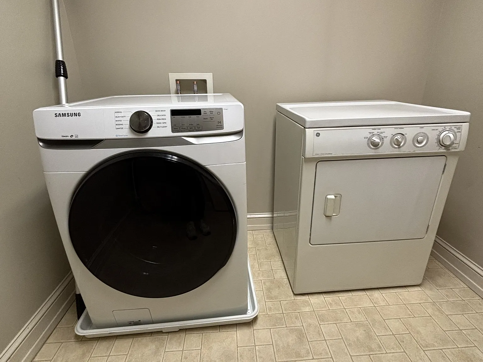 Washington Apartments - 105 — Photo 4
