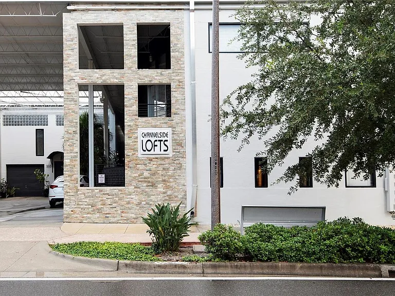 1314 E Washington St — Photo 25