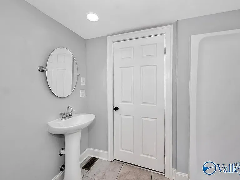 2112 Summer St SW — Photo 18