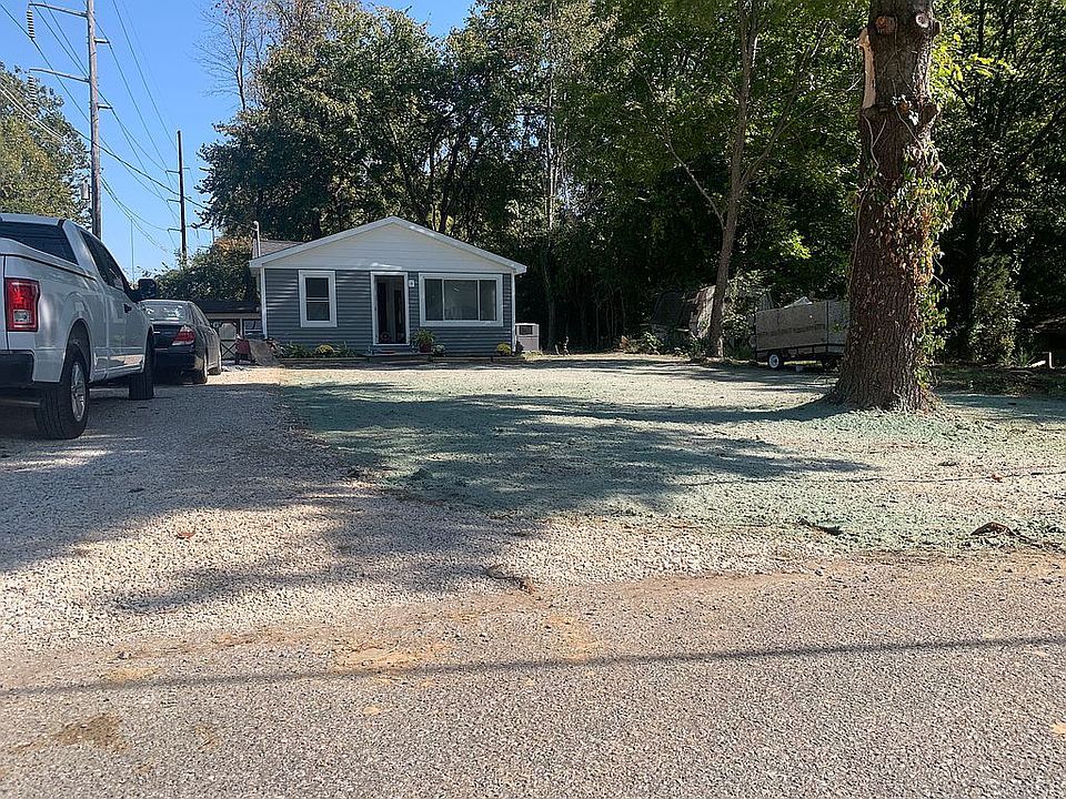 1st image of 431 Vanness Ave