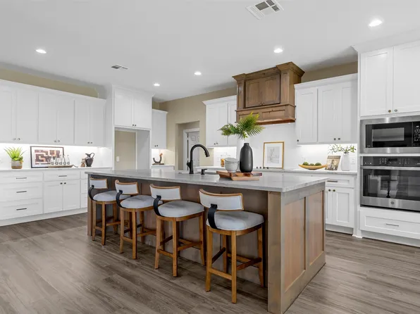 929 Northern Dancer Dr, Hewitt, TX 76643