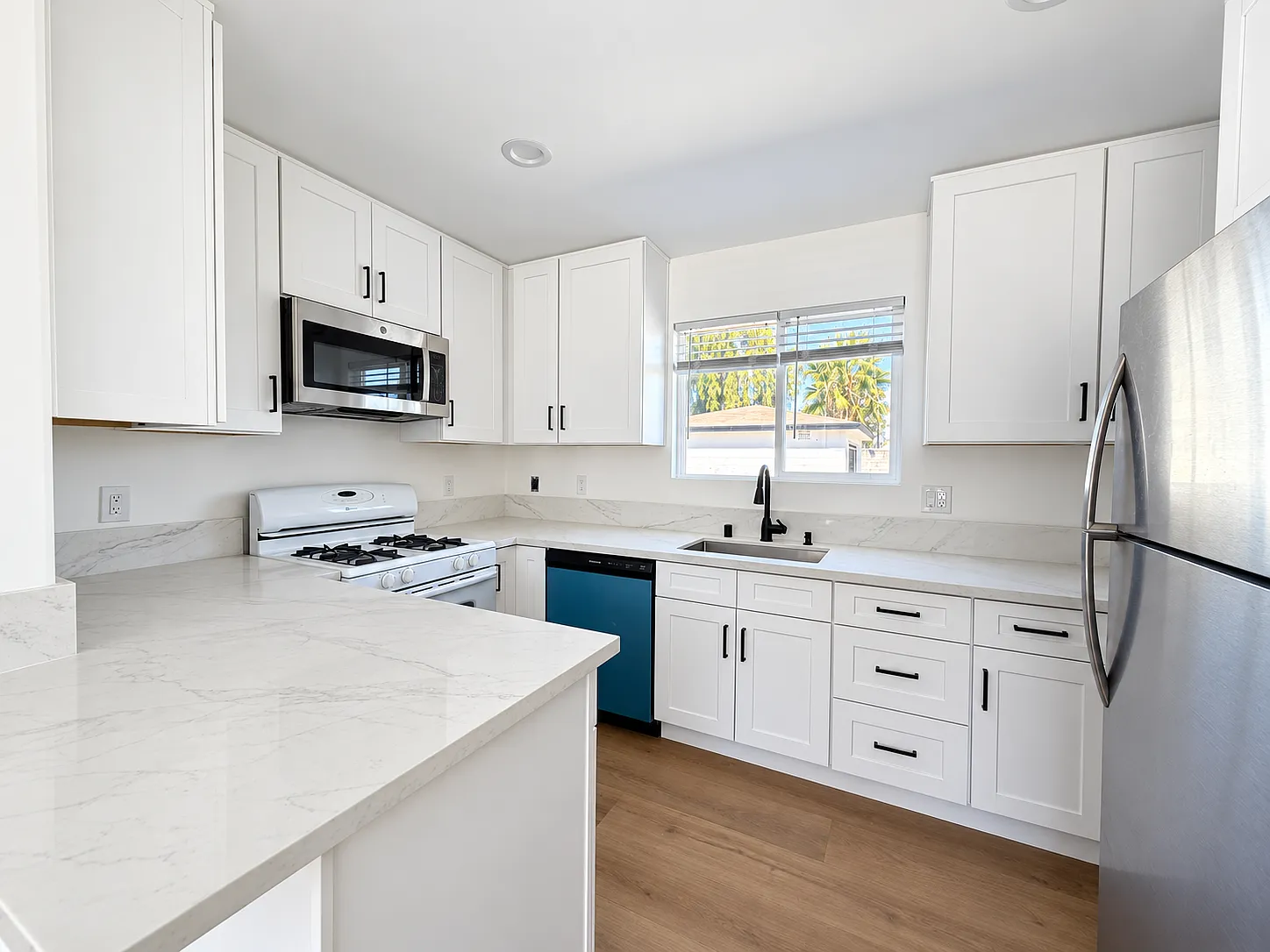 2 bed, 600 sqft, $2,750 — Photo 4