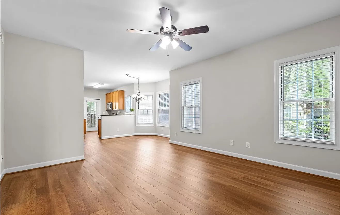 2 bed, 1070 sqft, $1,790 — Photo 3