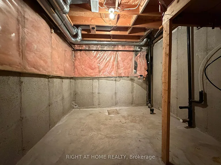 41 Edgemere Dr — Photo 28