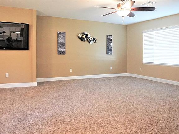 5th image of 1726 Pine Grove Dr