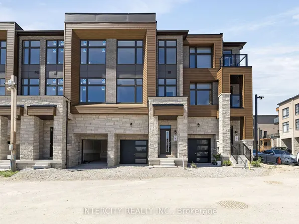 8 Radisson St, Vaughan, ON L4H 5G9