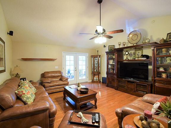 4th image of 8121 River Pointe Ct