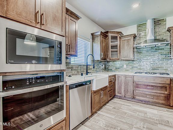 3rd image of 6053 Zinc Hill St