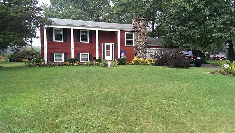 1st image of 57807 Appletree Ln