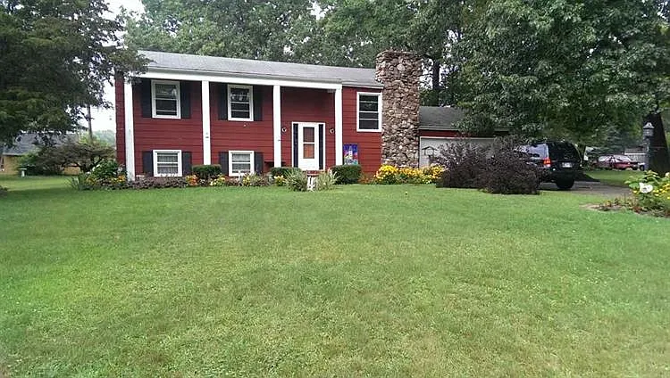 57807 Appletree Ln photo 1