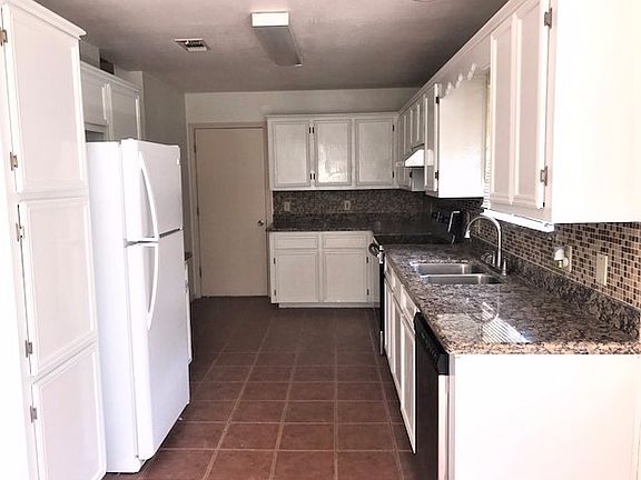 5th image of 3812 Oriole Ave