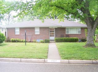 1302 Summit St, Junction City, KS 66441