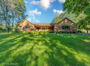 1501 Old Plank Rd, Milford, MI 48381