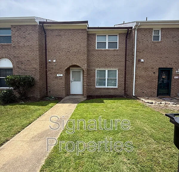 913 Ewell Rd — Photo 1