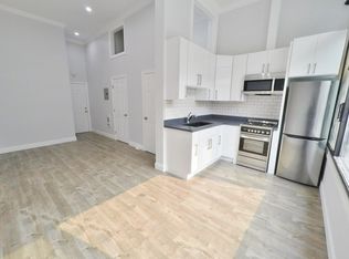 518 7th St #1, Oakland, CA 94607