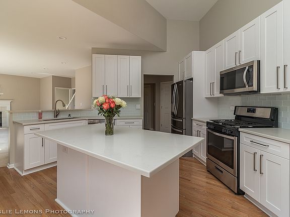 5th image of 797 Bluestem Dr