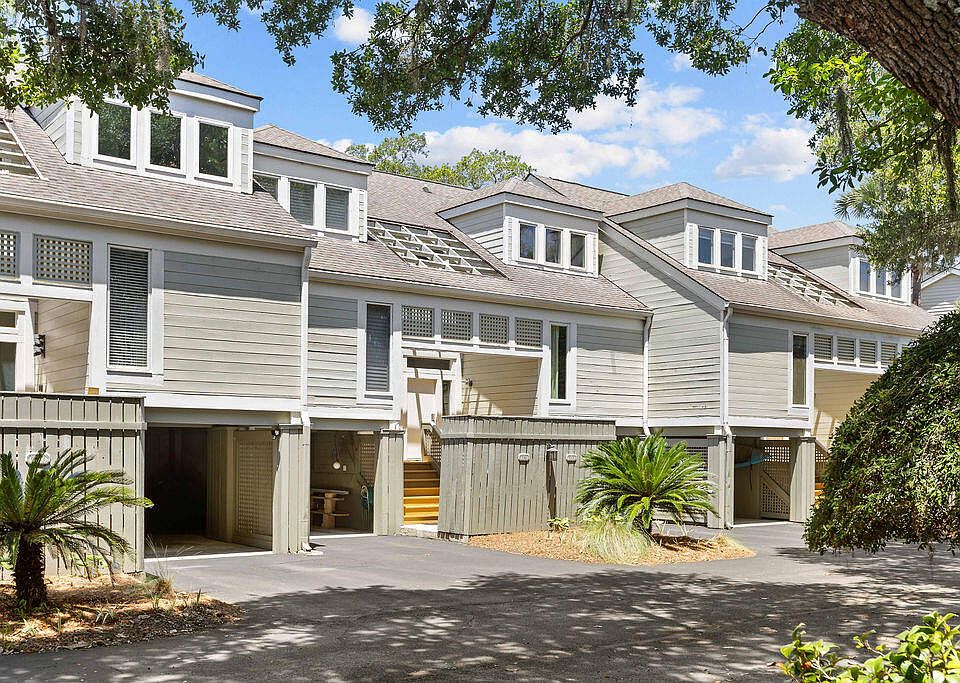 1st image of 1721 Live Oak Park