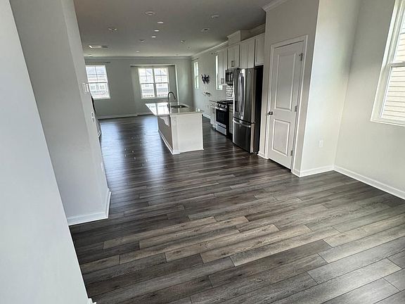 5th image of 1980 Rosedale Ridge Ave