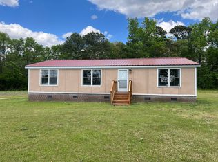 253 Chicken Ln, Salemburg, NC 28385
