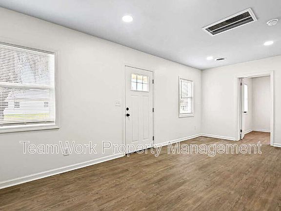 4th image of 3011A Terry Dr