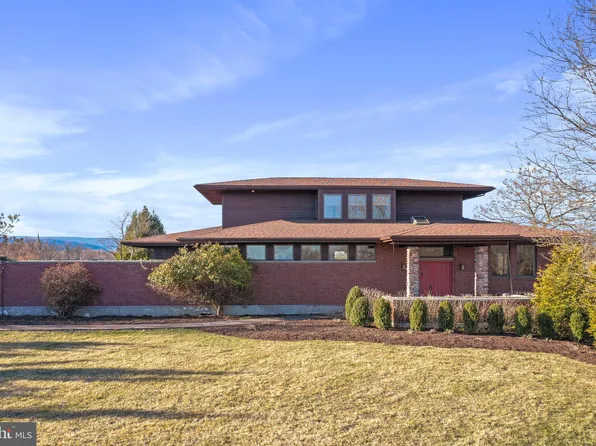 10683 Buchanan Trl W, Mercersburg, PA 17236