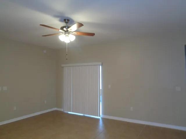 4 bed, 3.0 bath, 2109 sqft, $2,600 — Photo 4
