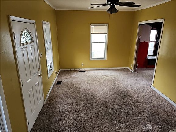 5th image of 137 Ashwood Ave