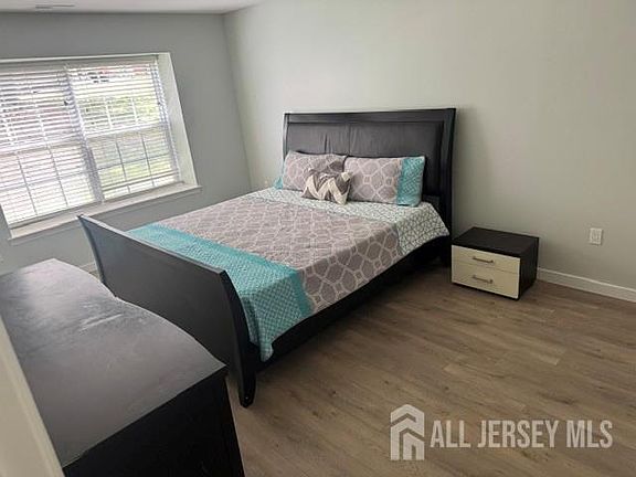 5th image of 1204 Commons Dr #4