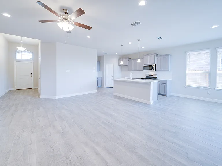 413 Roundstone Rd — Photo 3