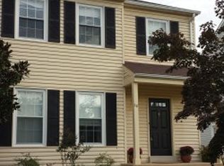 28 McPherson Cir, Sterling, VA 20165