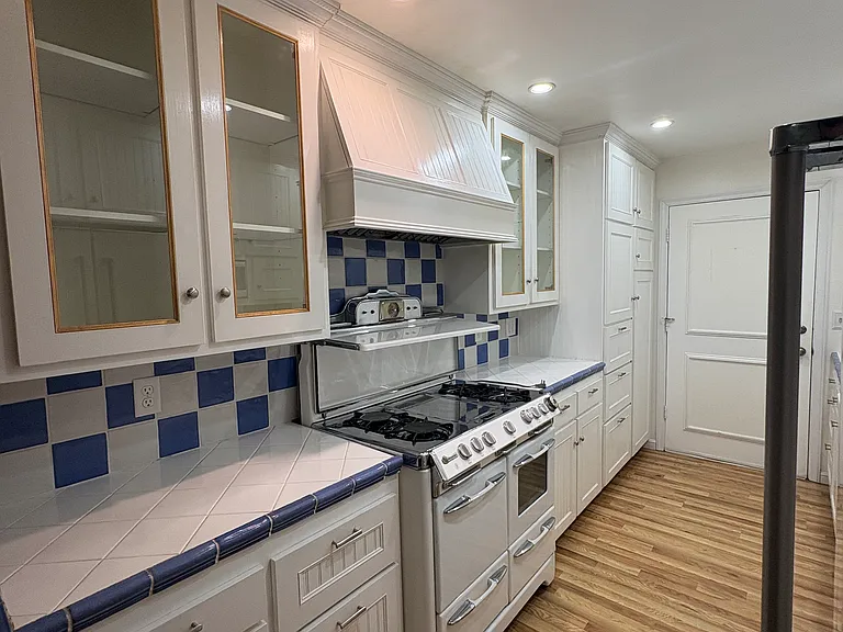 49 Mission Plaza Dr — Photo 31