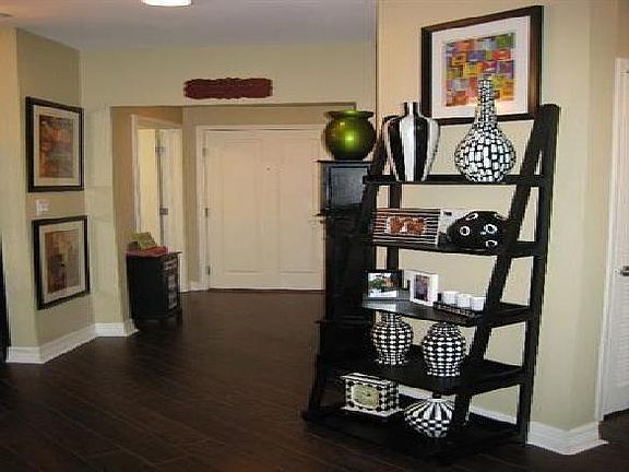 4th image of 500 Throckmorton St APT 1005
