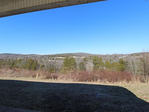 2nd image of 18 McGinnis Ln