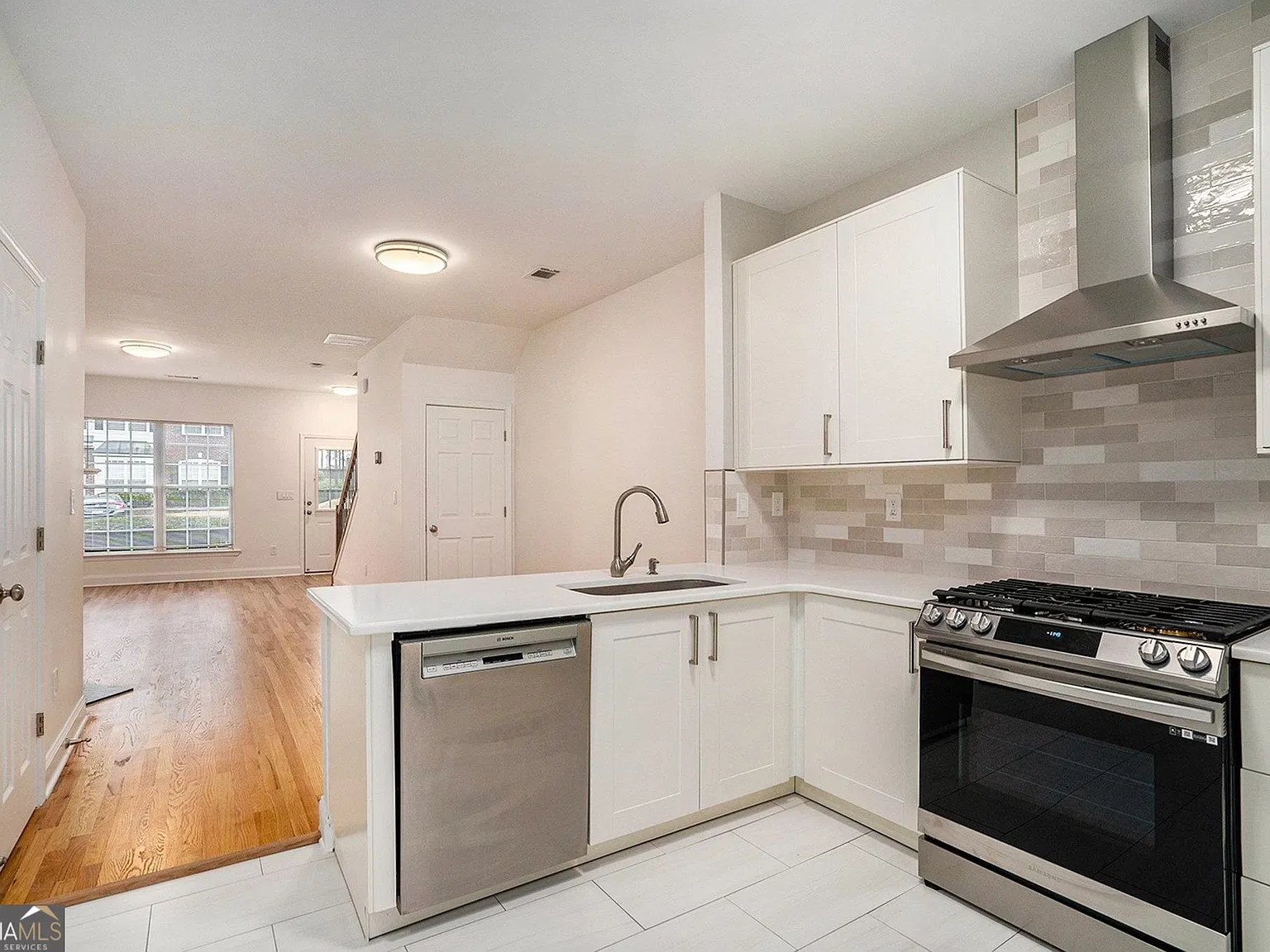 2 bed, 2.5 bath, 1206 sqft, $1,850 — Photo 4