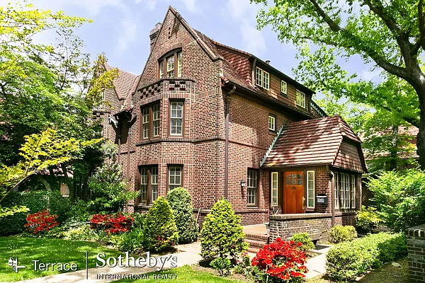 Sold by Terrace Sotheby's International Realty | media 52