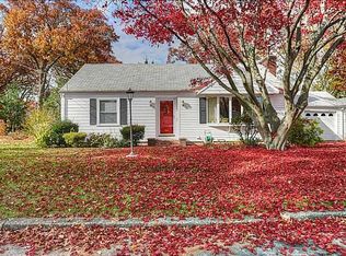 125 Hyde Ave, Pawtucket, RI 02861