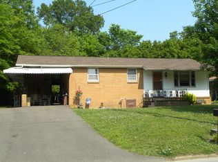 170 Washington Ave, Camden, TN 38320
