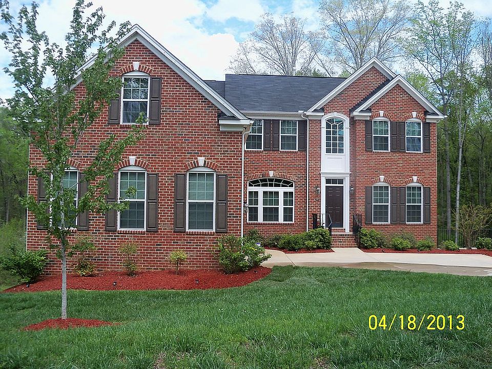1st image of 144 Scotts Bluff Dr